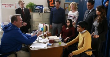Modern Family, “Patriot Games,” (6.22) – TV Review MF Games