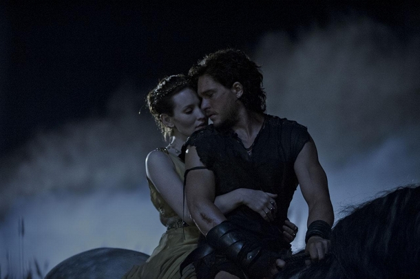 Emily-Browning-and-Kit-Harington-in-Pompeii-2014-Movie-Image
